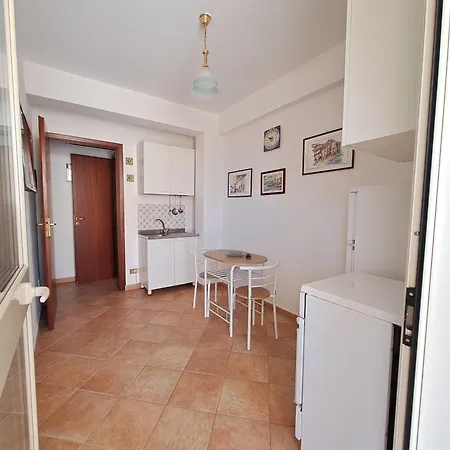 Rosaflo - Ampio Appartamento Con Terrazza *