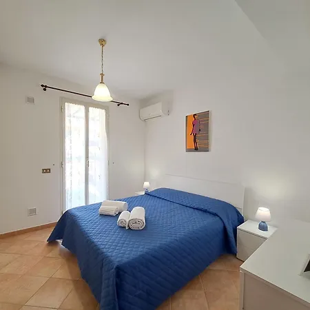 Rosaflo - Ampio Appartamento Con Terrazza Apartamento Cefalú