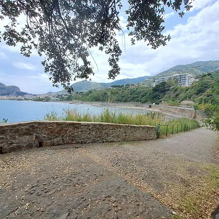 Rosaflo - Ampio Appartamento Con Terrazza Apartamento Cefalú