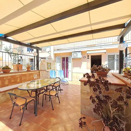 Apartment Rosaflo Con Terrazza A Cefalu