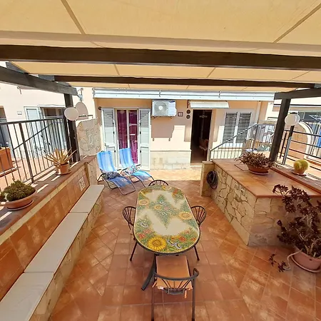 Rosaflo Con Terrazza A Apartment