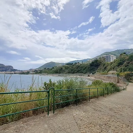 Rosaflo Con Terrazza A * Cefalu