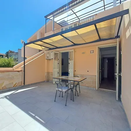 Apartment Rosaflo Con Terrazza A