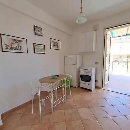 Rosaflo Con Terrazza A Apartment Cefalu