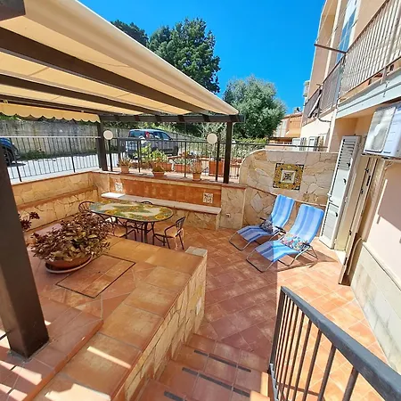 Rosaflo Con Terrazza A Apartment Cefalu